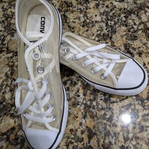 Unique transparent converse in wonderful condition size 8
